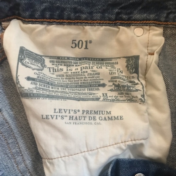 VINTAGE LEVIS 501 DISTRESSED DENIM JEAN SHORTS - Picture 6 of 8